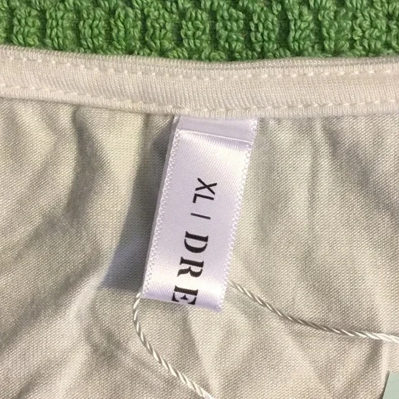 NWT  White Lace-Up Women's Top - Picture 3 of 3